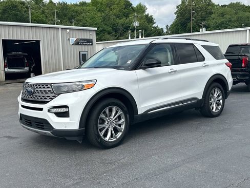 Used 2021 Ford Explorer Limited w/ Equipment Group 301A RWD image 2