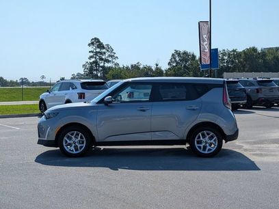 Used 2025 Kia Soul LX w/ LX Technology Package