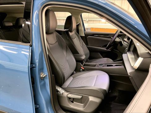 New 2026 Volkswagen Tiguan SE image 30