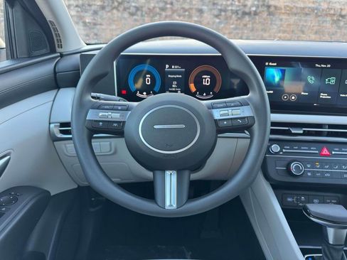 New 2026 Hyundai Tucson SE image 11