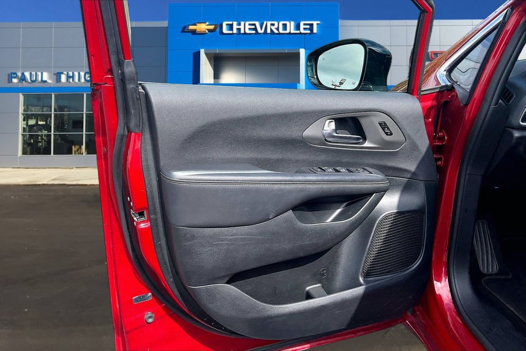 Used 2025 Chrysler Pacifica Select FWD image 20