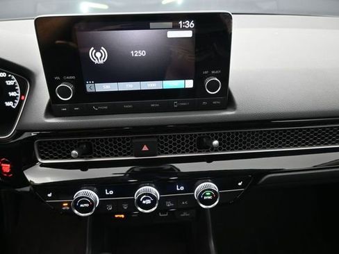 Used 2022 Honda Civic EX-L image 3