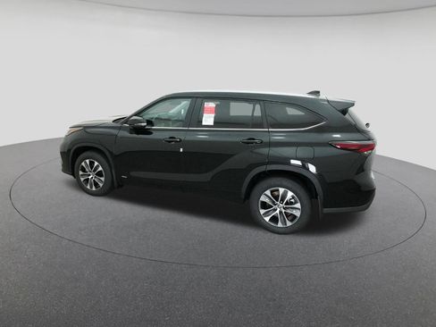 New 2026 Toyota Highlander XLE AWD/4WD image 4
