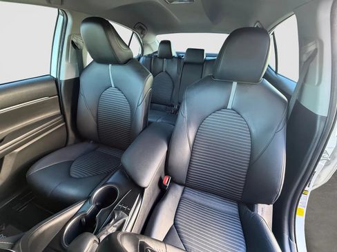 Used 2022 Toyota Camry SE w/ Convenience Package FWD image 13