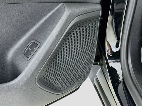 New 2027 Chevrolet Traverse LT w/ Sun and Wheel Package FWD image 21