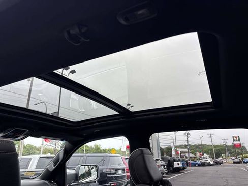 Used 2025 RAM 1500 Limited w/ Trailer Tow Group AWD/4WD image 16