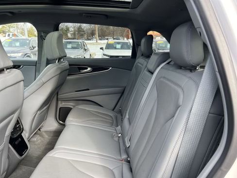 Used 2022 Lincoln Nautilus Reserve w/ Equipment Group 201A image 21