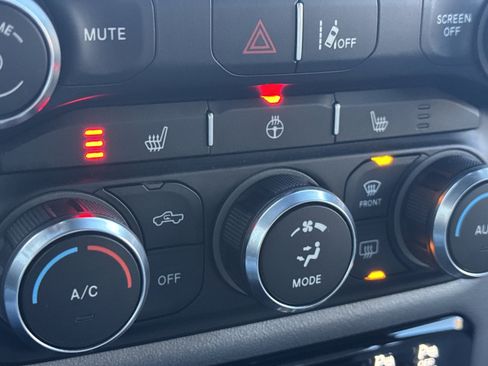 Used 2021 RAM 1500 Big Horn image 19