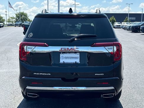 Used 2023 GMC Acadia Denali AWD/4WD image 4