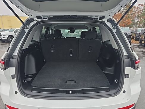 Certified 2023 Jeep Grand Cherokee Laredo image 14