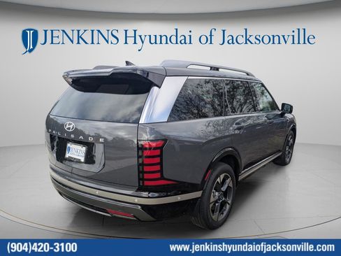 Used 2026 Hyundai Palisade Limited image 4