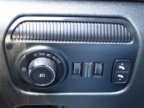 Used 2024 Jeep Wagoneer L Series II w/ Flexible Seating Group AWD/4WD image 49