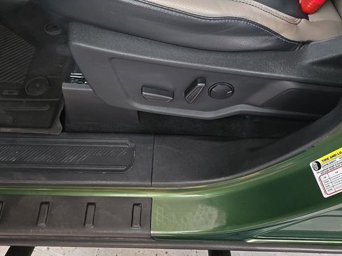 Used 2023 Ford Bronco Wildtrak image 14