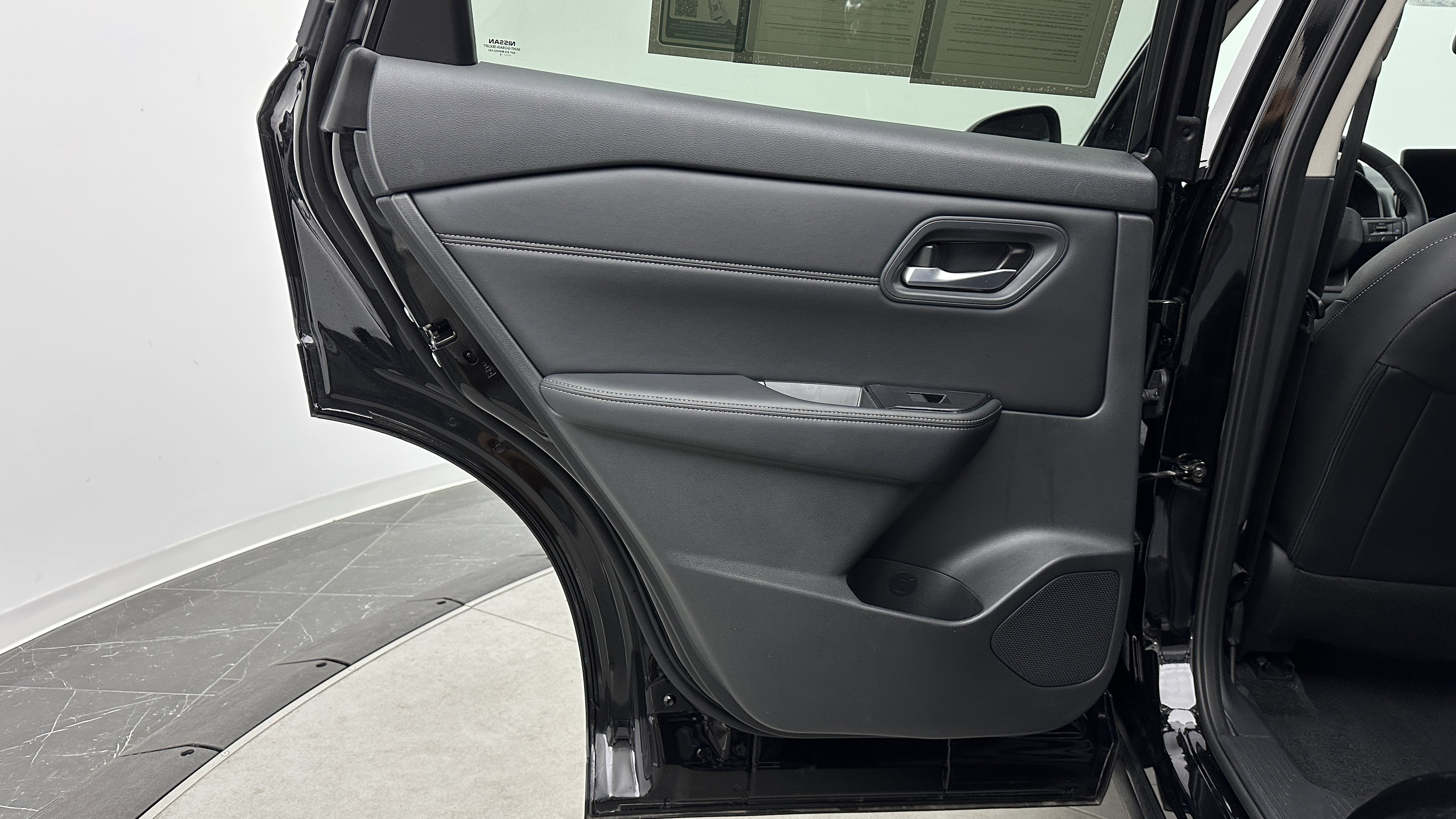 Used 2026 Nissan Rogue SL FWD image 28