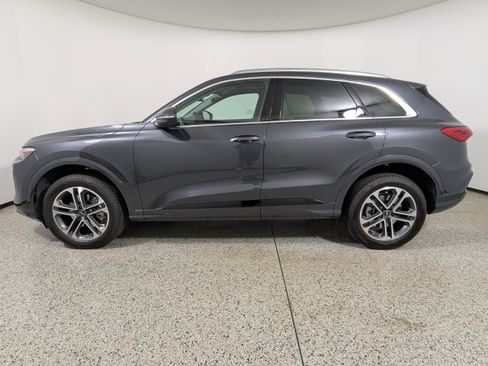 Certified 2025 Audi Q5 Premium Plus AWD/4WD image 4