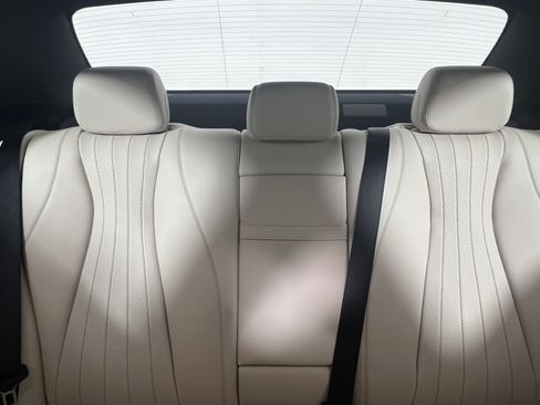 Used 2022 Mercedes-Benz E 350 Sedan image 14