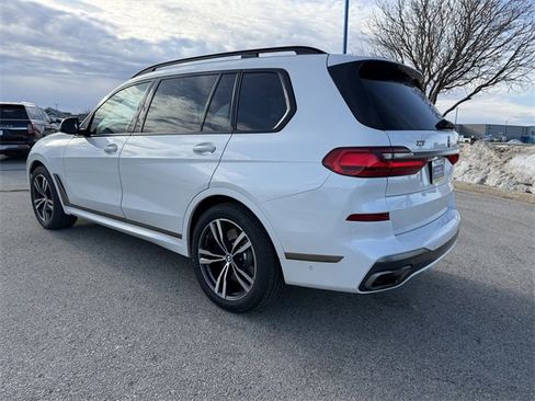 Used 2022 BMW X7 M50i w/ Cold Weather Package image 7