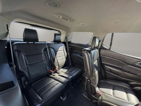 Used 2018 GMC Acadia SLT AWD/4WD image 15