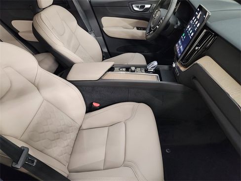 New 2026 Volvo XC60 B5 Core image 3