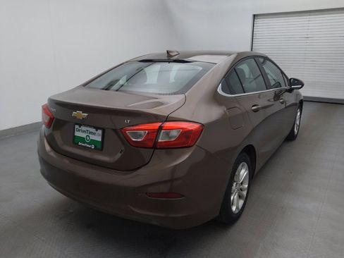 Used 2019 Chevrolet Cruze LT image 9