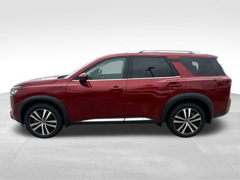 Used 2024 Nissan Pathfinder Platinum w/ Cargo Package FWD image 6