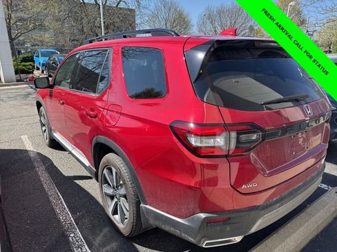 Certified 2025 Honda Pilot Touring image 9