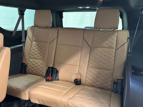 Used 2024 Cadillac Escalade ESV Sport w/ LPO, ONYX Package image 17