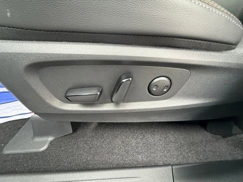 New 2025 Nissan Pathfinder SL image 13