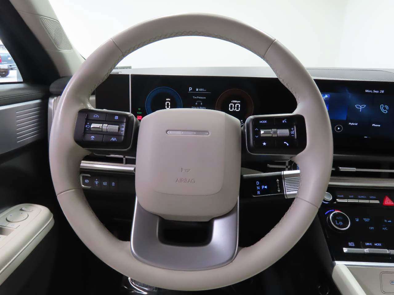 Used 2025 Hyundai Santa Fe SEL FWD image 10
