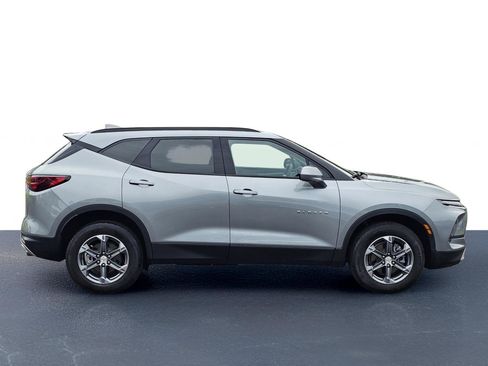 Used 2024 Chevrolet Blazer LT w/ Convenience Package FWD image 7