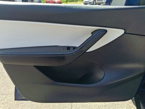 Used 2022 Tesla Model Y Performance AWD/4WD image 14