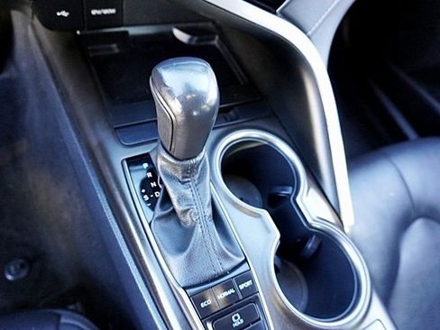 Used 2023 Toyota Camry XSE image 28