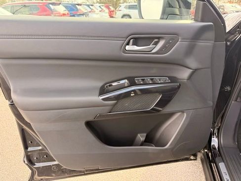 New 2026 Nissan Pathfinder Platinum w/ Cargo Package image 10