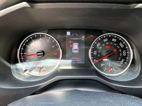 Used 2022 Toyota RAV4 XLE FWD image 12