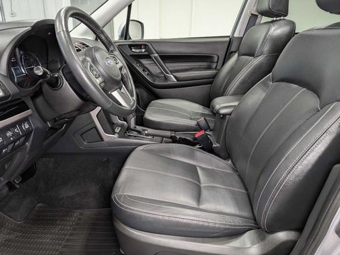 Used 2017 Subaru Forester 2.5i Touring AWD/4WD image 4