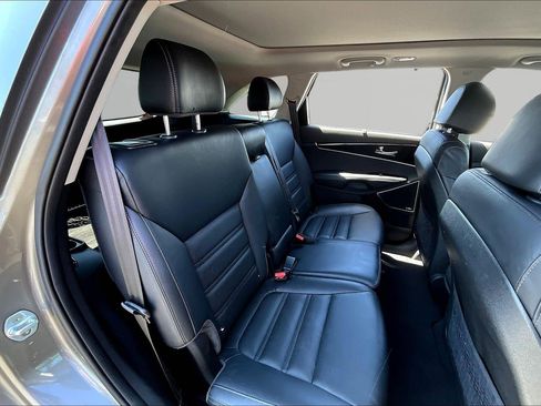 Used 2018 Kia Sorento SX AWD/4WD image 25