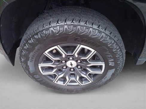 Used 2024 Chevrolet Colorado Z71 w/ Z71 Convenience Package 2 AWD/4WD image 20