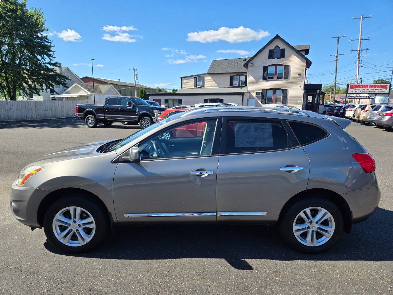 Used 2012 Nissan Rogue SV w/ Premium Pkg AWD/4WD image 9