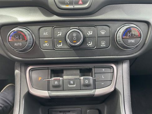 Used 2022 GMC Terrain AT4 w/ Infotainment Package II AWD/4WD image 20