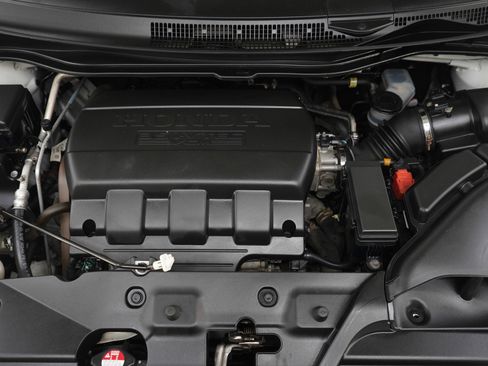 Used 2016 Honda Odyssey Touring Elite image 31