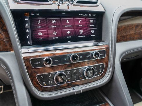 Used 2022 Bentley Bentayga Speed image 32