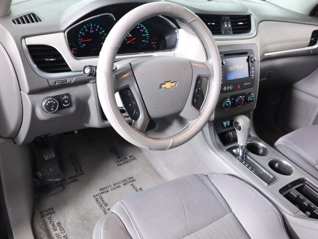 Used 2015 Chevrolet Traverse LS FWD image 9