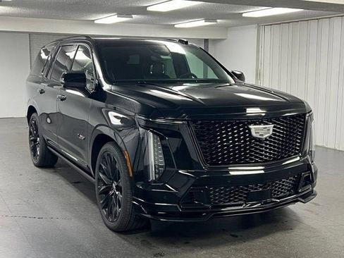 New 2026 Cadillac Escalade V w/ LPO, ONYX Package AWD/4WD image 7