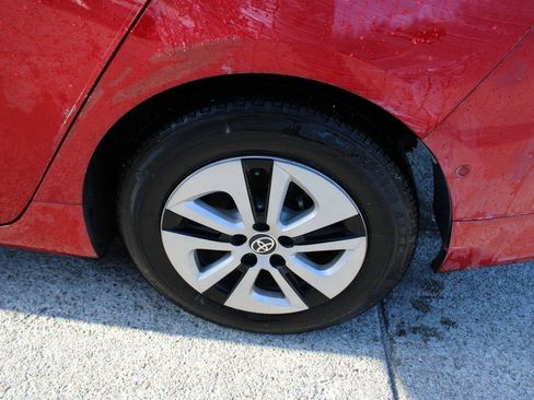 Used 2018 Toyota Prius Two w/ Prius Two Safety Plus Package FWD image 12