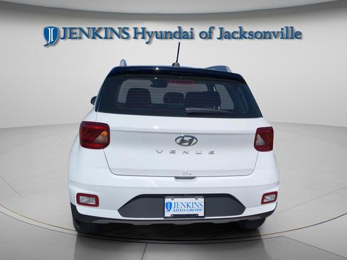 New 2025 Hyundai Venue Limited image 4