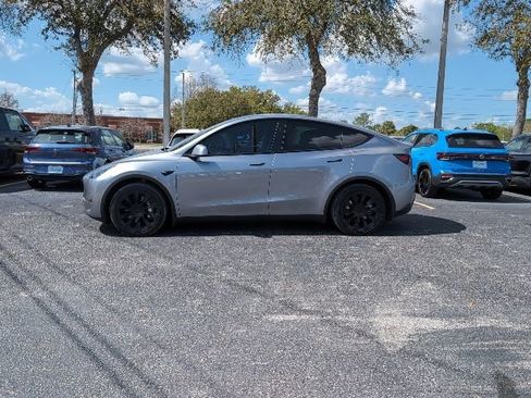 Used 2024 Tesla Model Y Long Range image 3