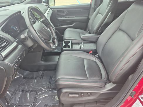 Used 2024 Honda Odyssey Sport image 11