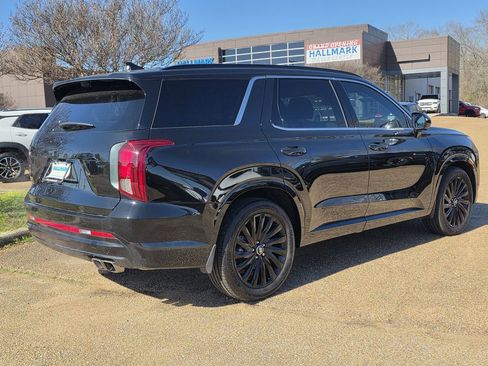 Used 2025 Hyundai Palisade Calligraphy image 3