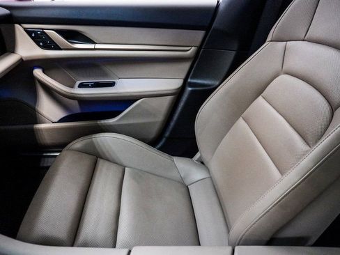 Used 2023 Porsche Taycan 4S w/ Premium Package image 44