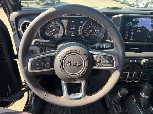 Used 2024 Jeep Wrangler Sahara image 5